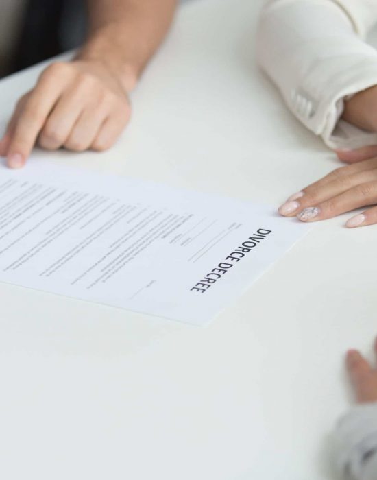Husband signing divorce decree giving permission to marriage dis התנגדות לצוואה השפעה בלתי הוגנת